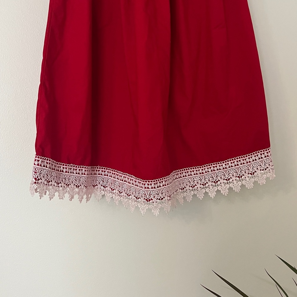 Elegant Kids Smocked Red Formal Dress with Lace Details - Picture 4 of 7